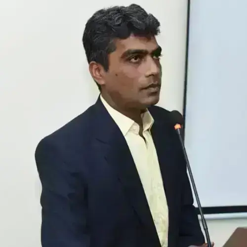 منیر فیاض اردو شاعر ۔ Munir Fayyaz نقاد ۔ مترجم ۔